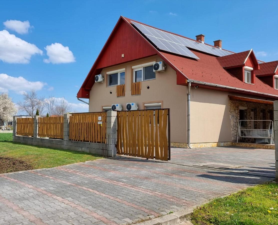 Relax Apartman Siofok-Sosto Εξωτερικό φωτογραφία
